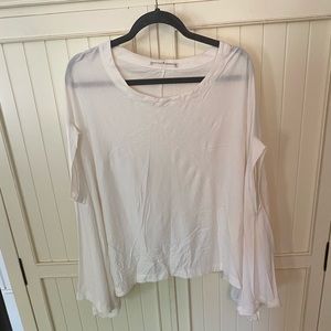 Peruvian Connection white flowy blouse top. M/L